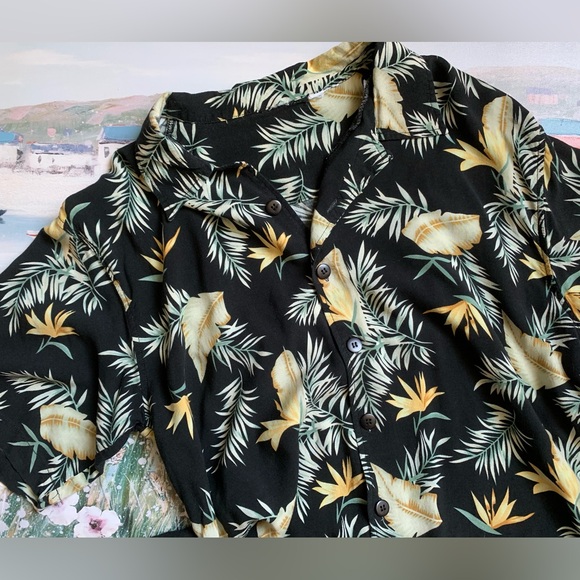 🏝️Vintage Hawaiian Print Short Sleeve Shirt🏝️ - Picture 1 of 7